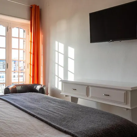 ゲストハウス Ensuite 3 Laranja Frente Rochedo