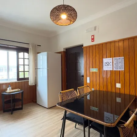 Ensuite 3 Laranja Frente Rochedo 3* Santo Isidoro